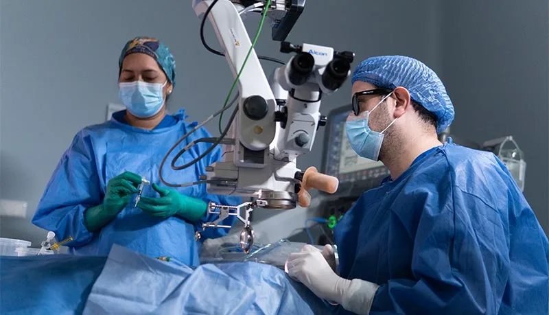 Quirófano con tecnología oftalmología 